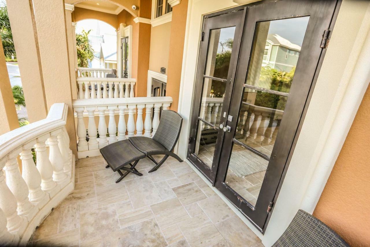 425 Palermo Circle *