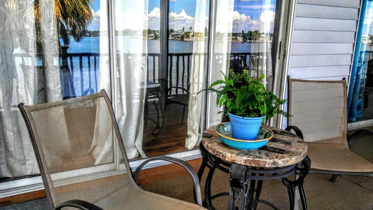 3000 Sq Ft And Bay *