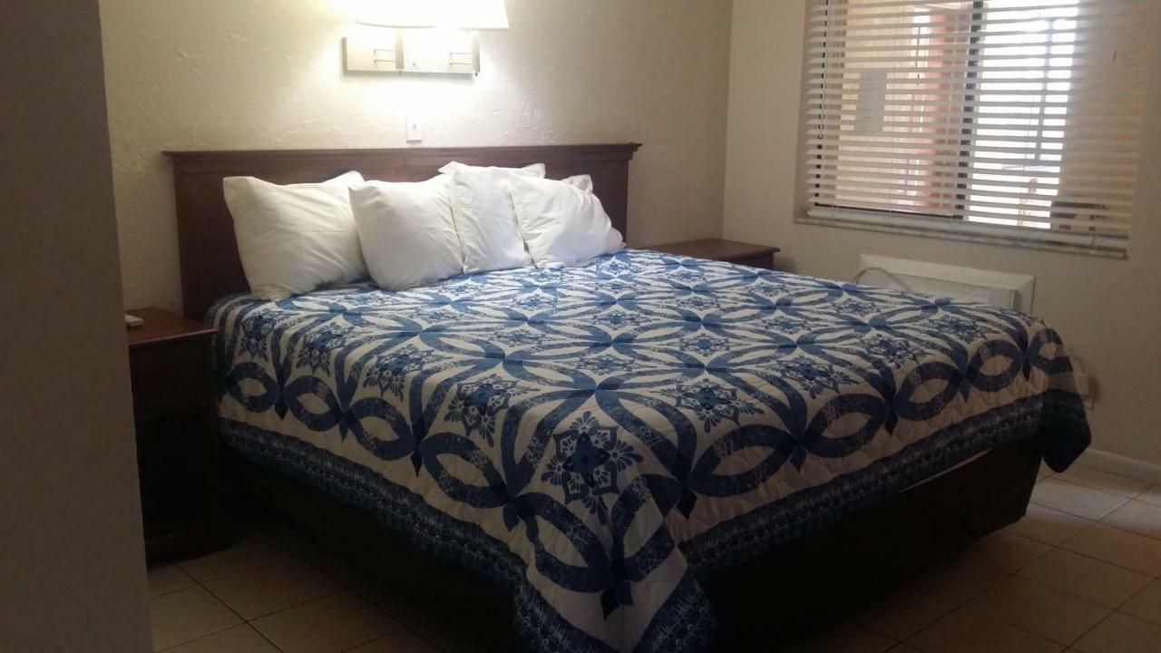 Palm Breeze Hotel Motel Lake Worth Beach