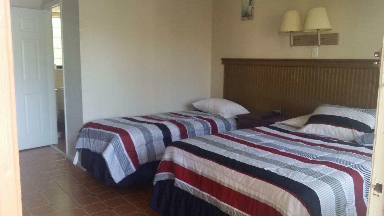 Palm Breeze Hotel Motel 3*