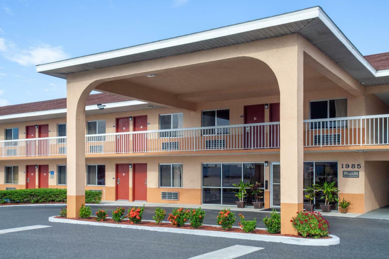 Howard Johnson By Wyndham Vero Beach/i-95 Hotel Vero Beach