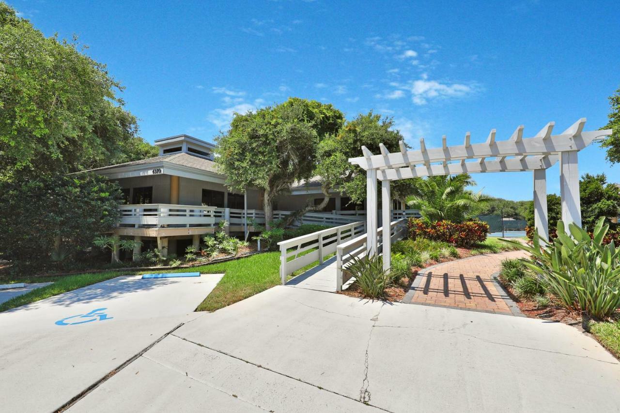Buddy's Place At The Villa New Smyrna Beach