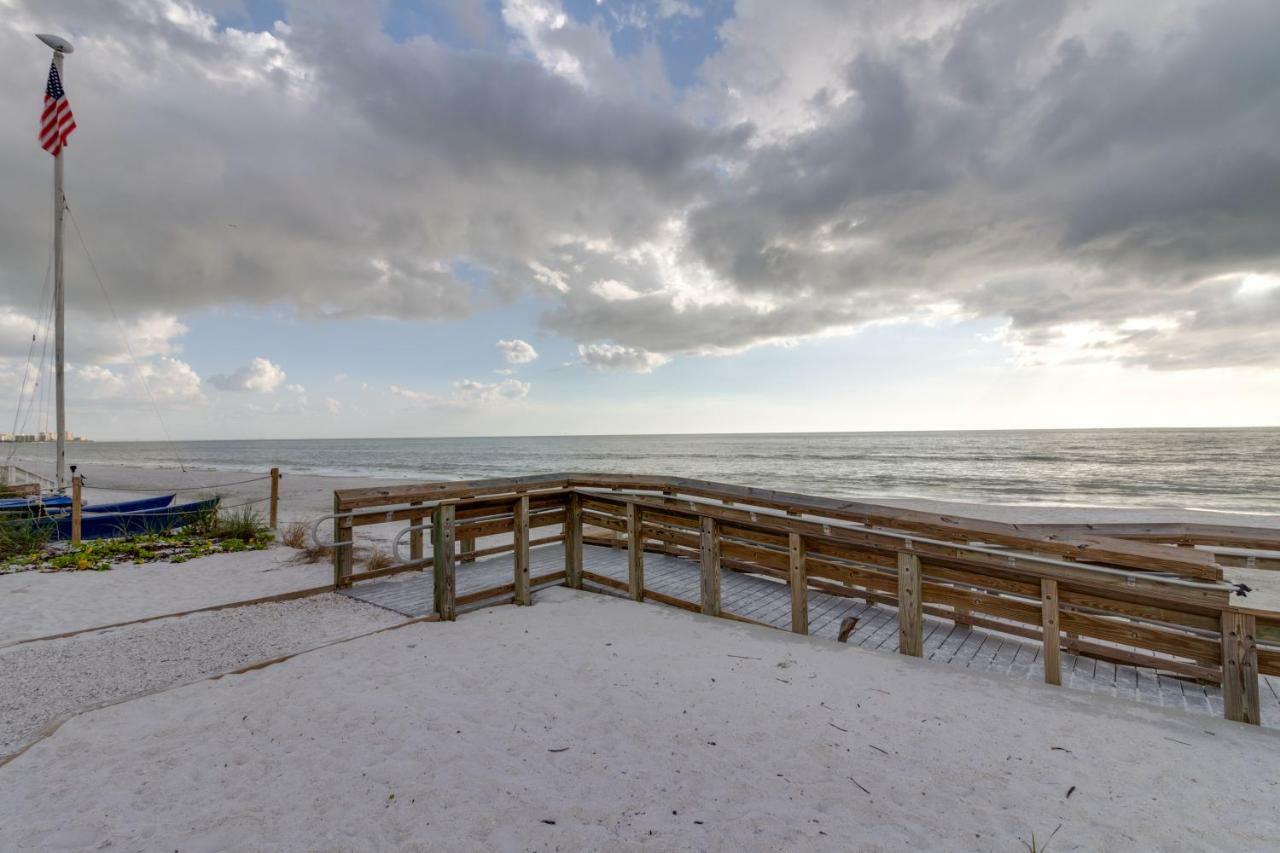 Whitecap Beachfront Splendor Apartment *