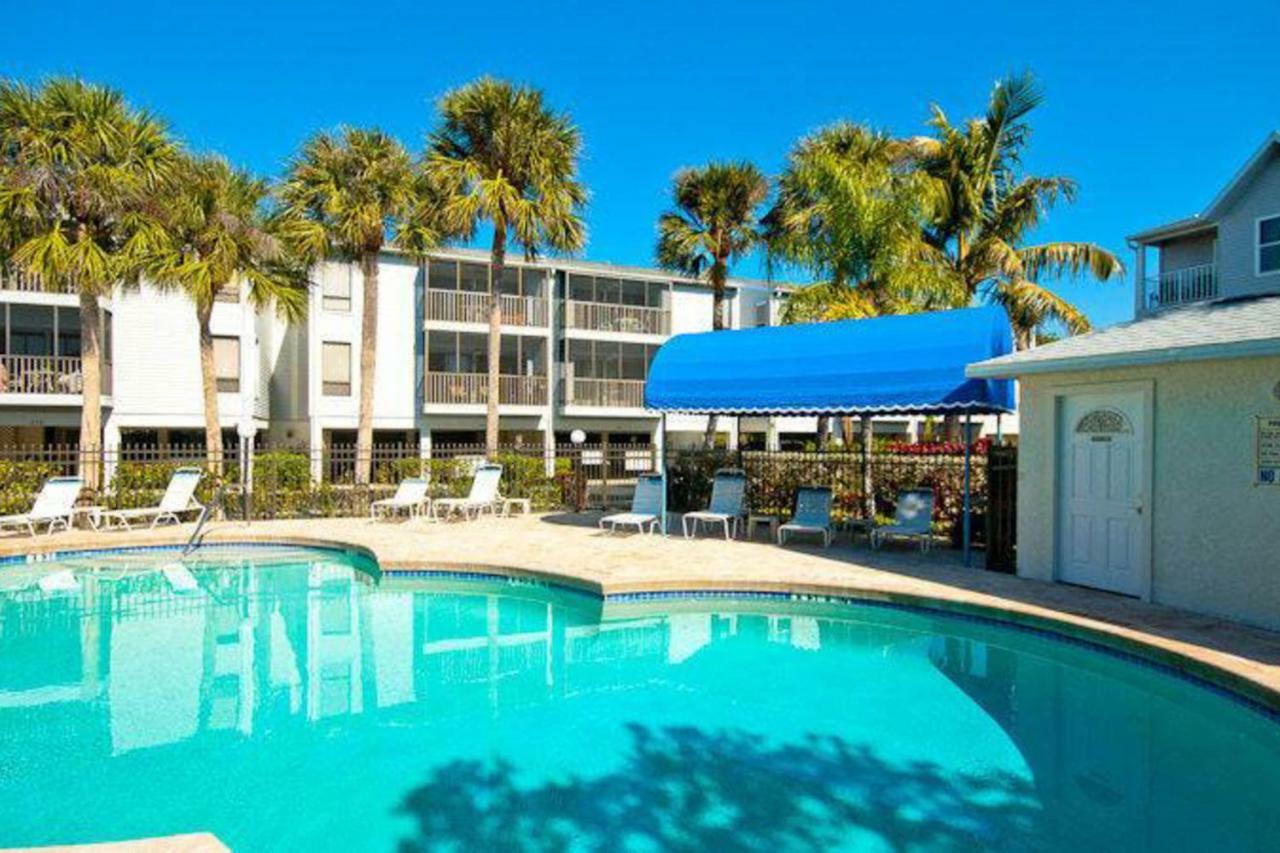 Sandy Pointe *