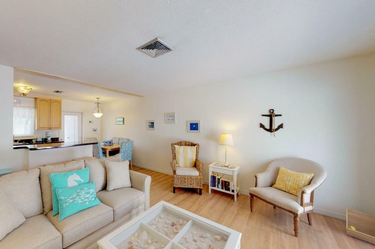 Blue Wave East Villa