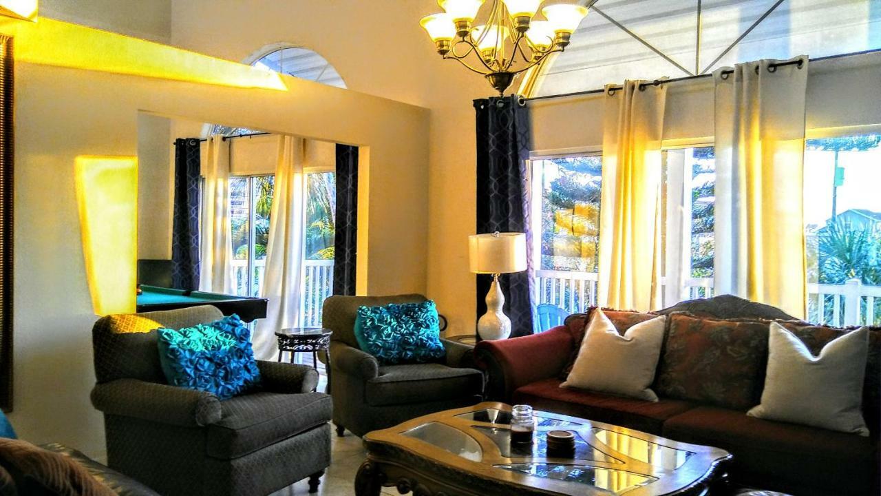 Apartment 3000 Sq Ft And Bay