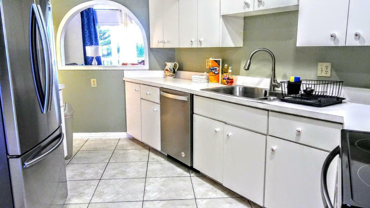 3000 Sq Ft And Bay *
