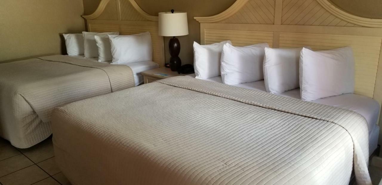 Hotel Days By Wyndham Cruiseport West At I-95/524