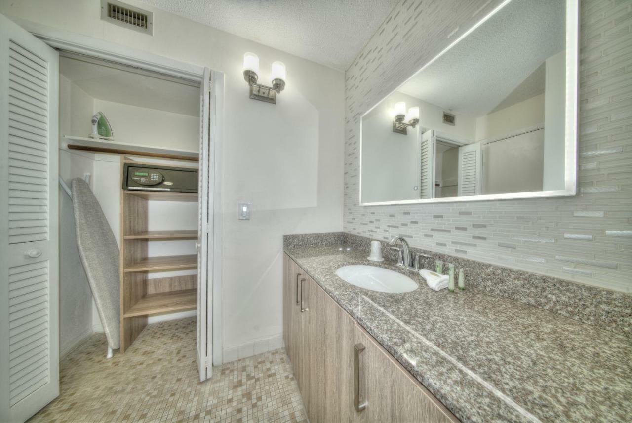Club Lux By The Hotel Deerfield Beach