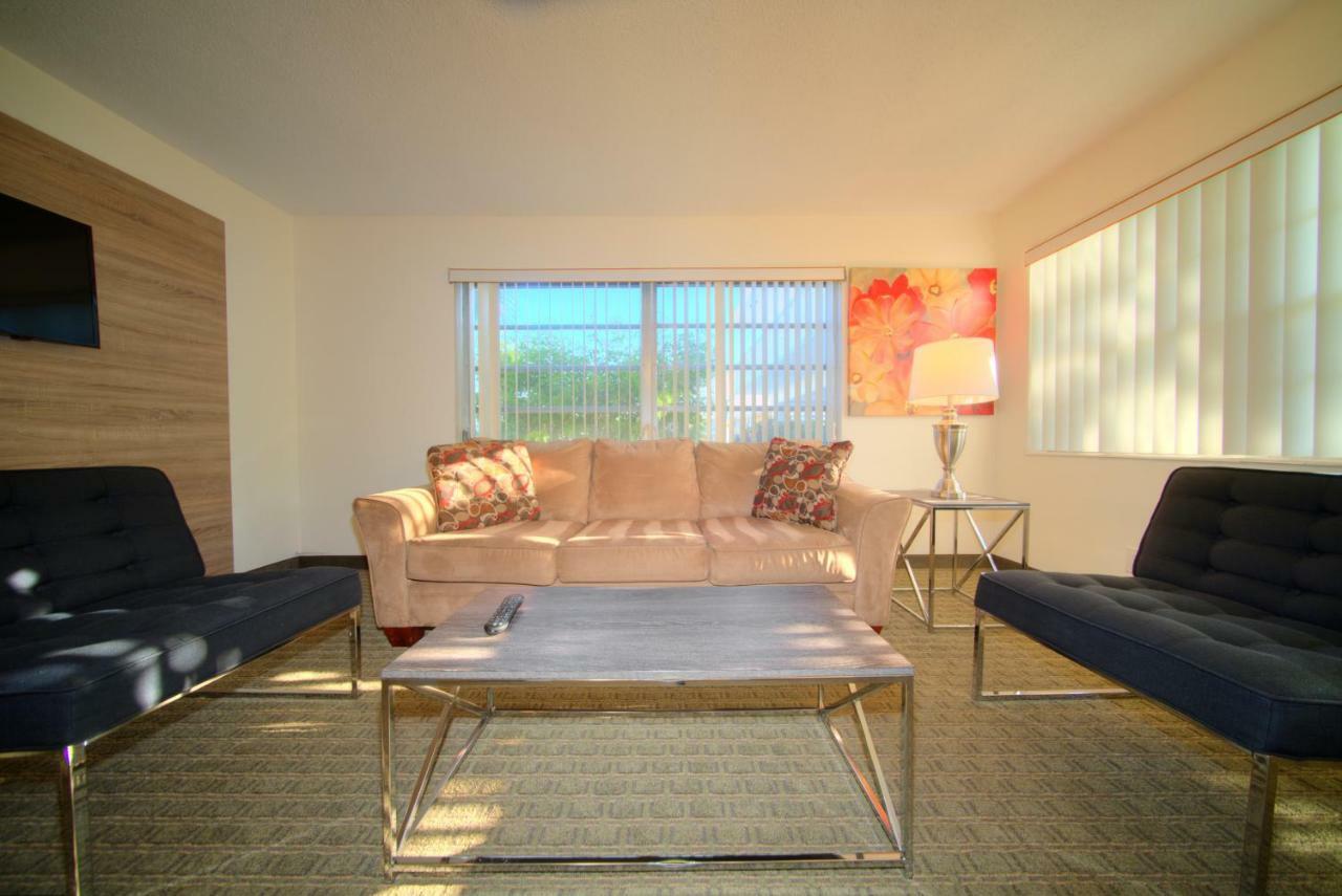 Club Lux By The Hotel Deerfield Beach