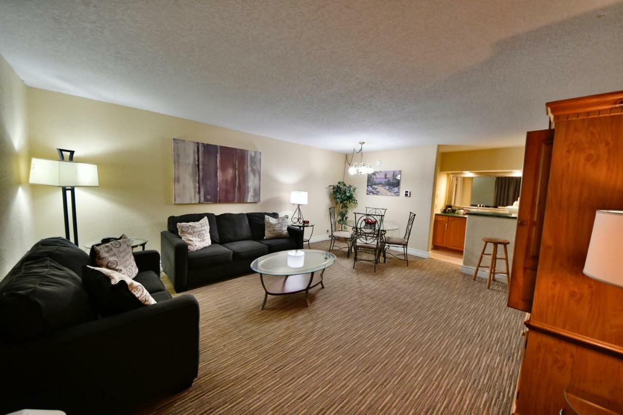 Ramada By Wyndham & Conference Center Hotel