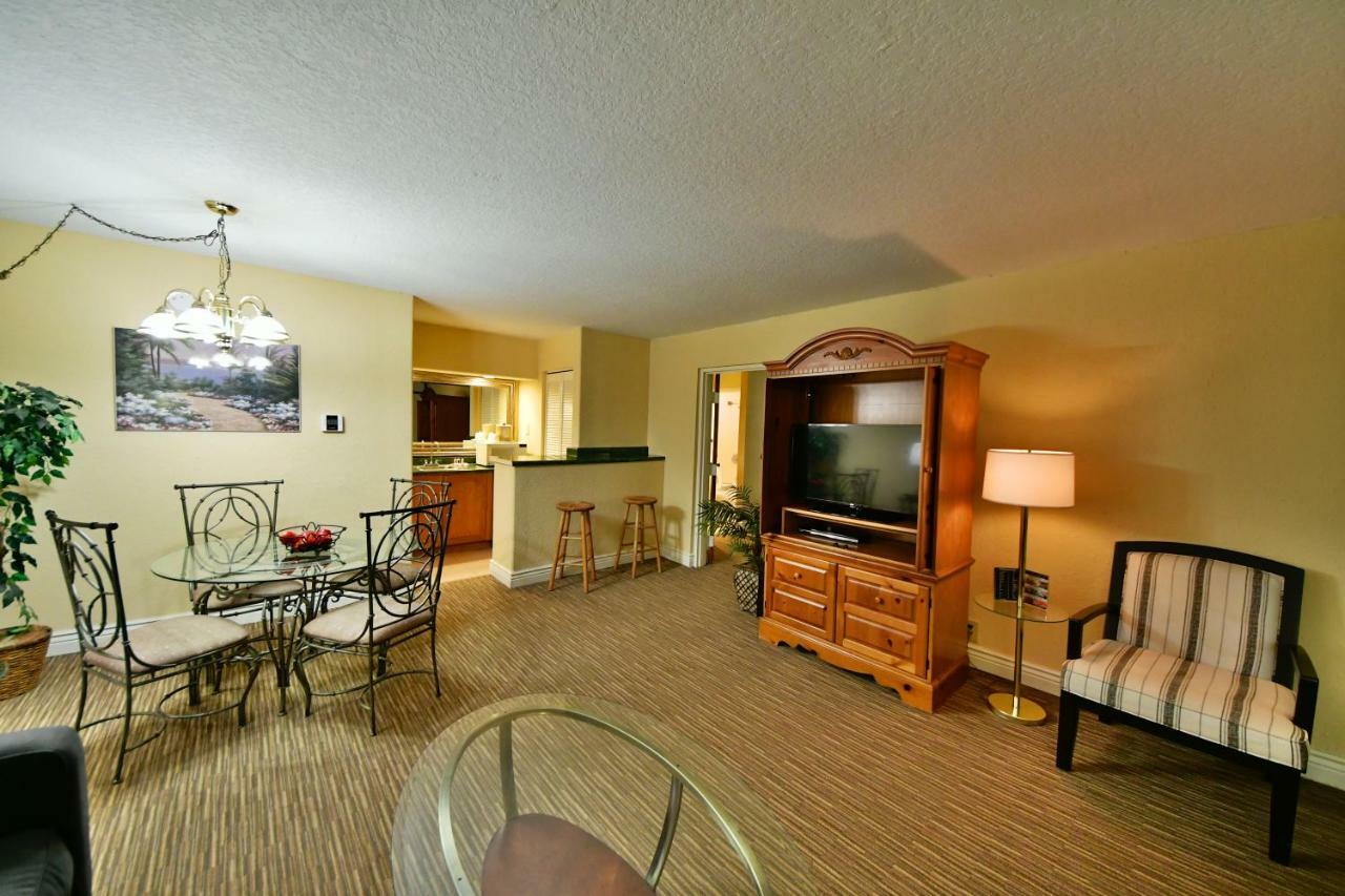 Hotel Ramada By Wyndham & Conference Center 3*