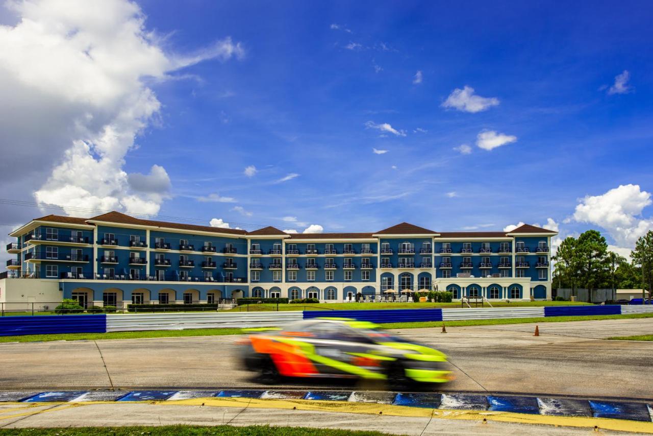 Seven Raceway Hotel 3*