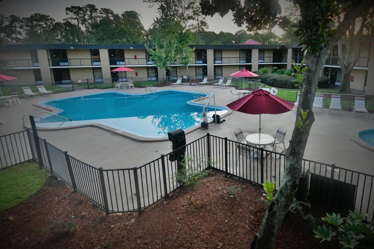 Ramada By Wyndham & Conference Center Jacksonville