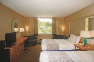 La Quinta By Wyndham Downtown Naples