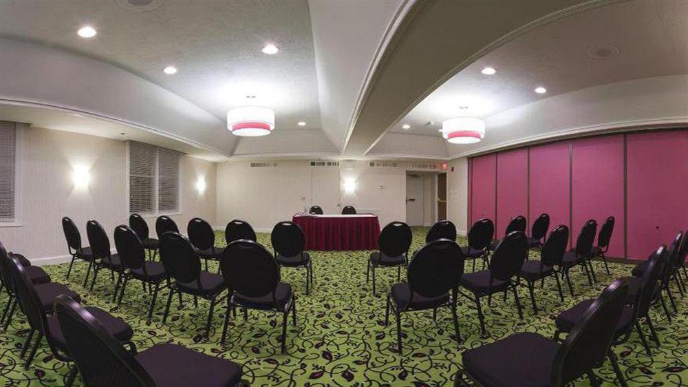 Indigo Downtown Hotel 3*