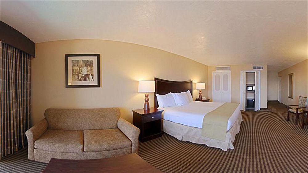 Western Myers Waterfront 3*