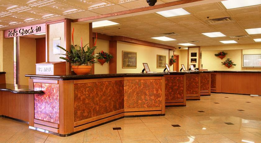 Ramada Maingate West Hotel