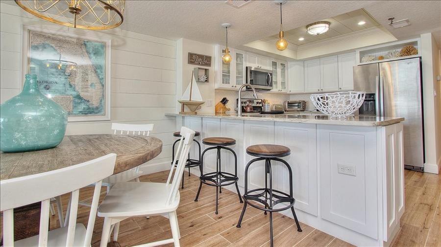 Seagate 406 Apartment