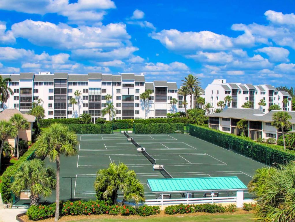Getaway - Ocean Beach, Tennis, Golf, Pool With Tiki Bar