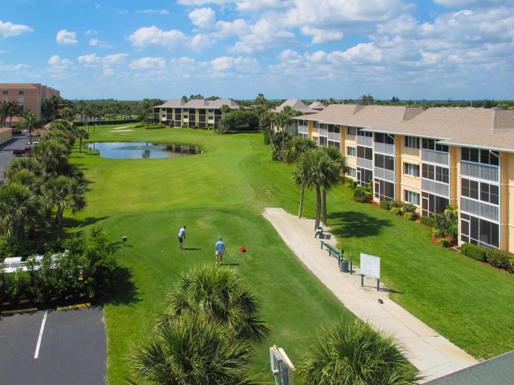 Getaway - Ocean Beach, Tennis, Golf, Pool With Tiki Bar Apartment