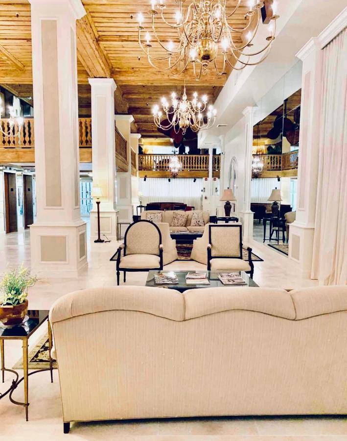 Cozy In The Heart Of The Palm Island - Free Valet Service Apartment