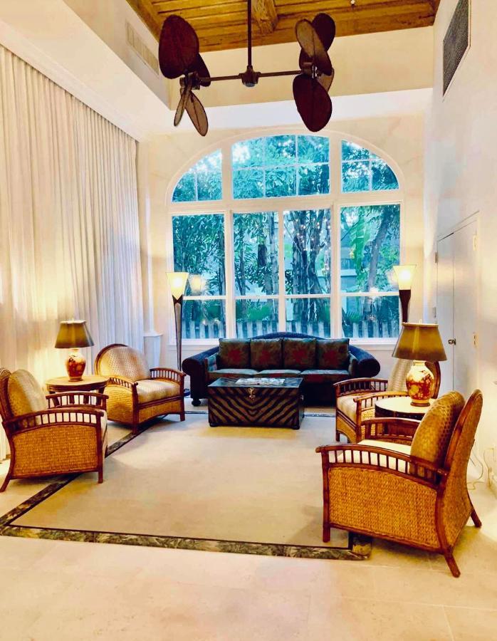 Apartment Cozy In The Heart Of The Palm Island - Free Valet Service *