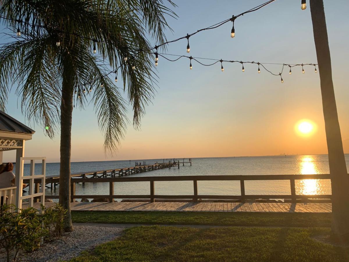 Tampa Bay, Step Away, Wifi, Free Parking,pools, Jacuzzi Ruskin