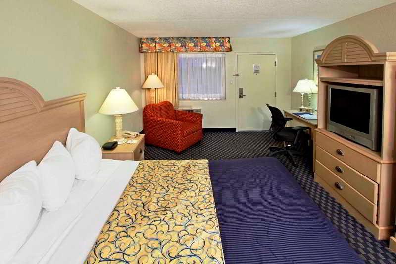 Motel Days By Wyndham Cocoa Port Canaveral 2*