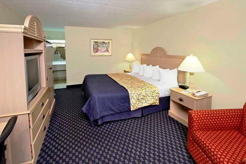 Days By Wyndham Cocoa Port Canaveral 2*