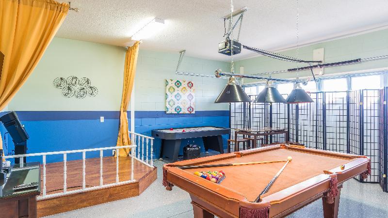 Villa Windsor At Westside *