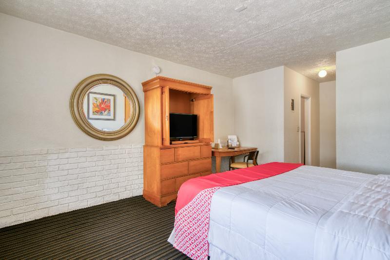 Oyo Pompano Motel *