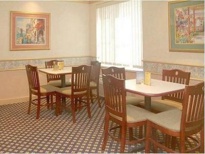 Hotel La Quinta By Wyndham East