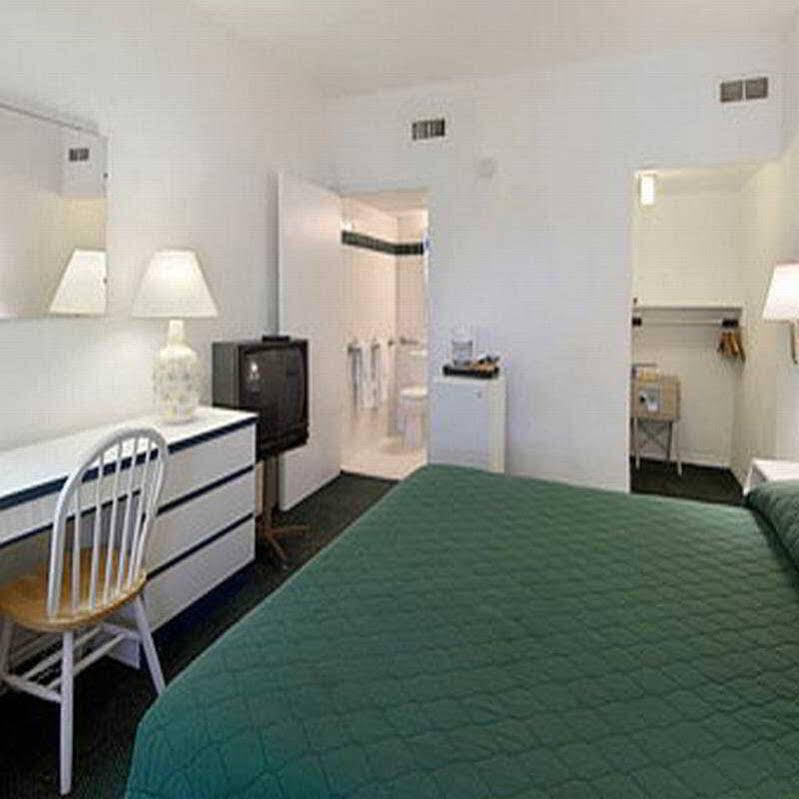 Travelodge Monaco Motel Sunny Isles Beach