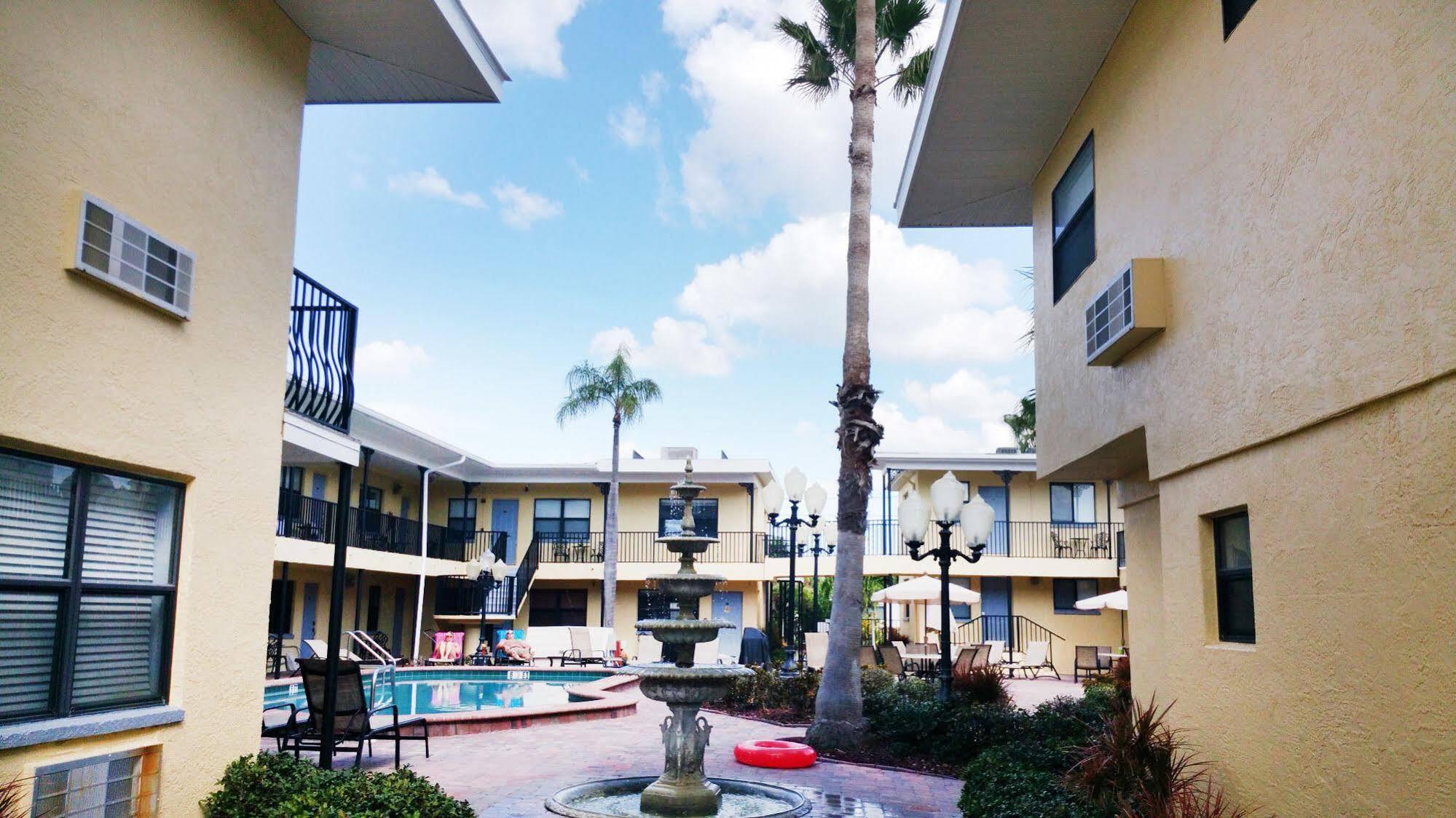 Apartment Royal Orleans Unit 113 *