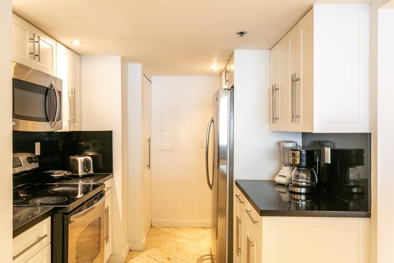 Ocean Breeze And Emerald Water Holiday home Doral