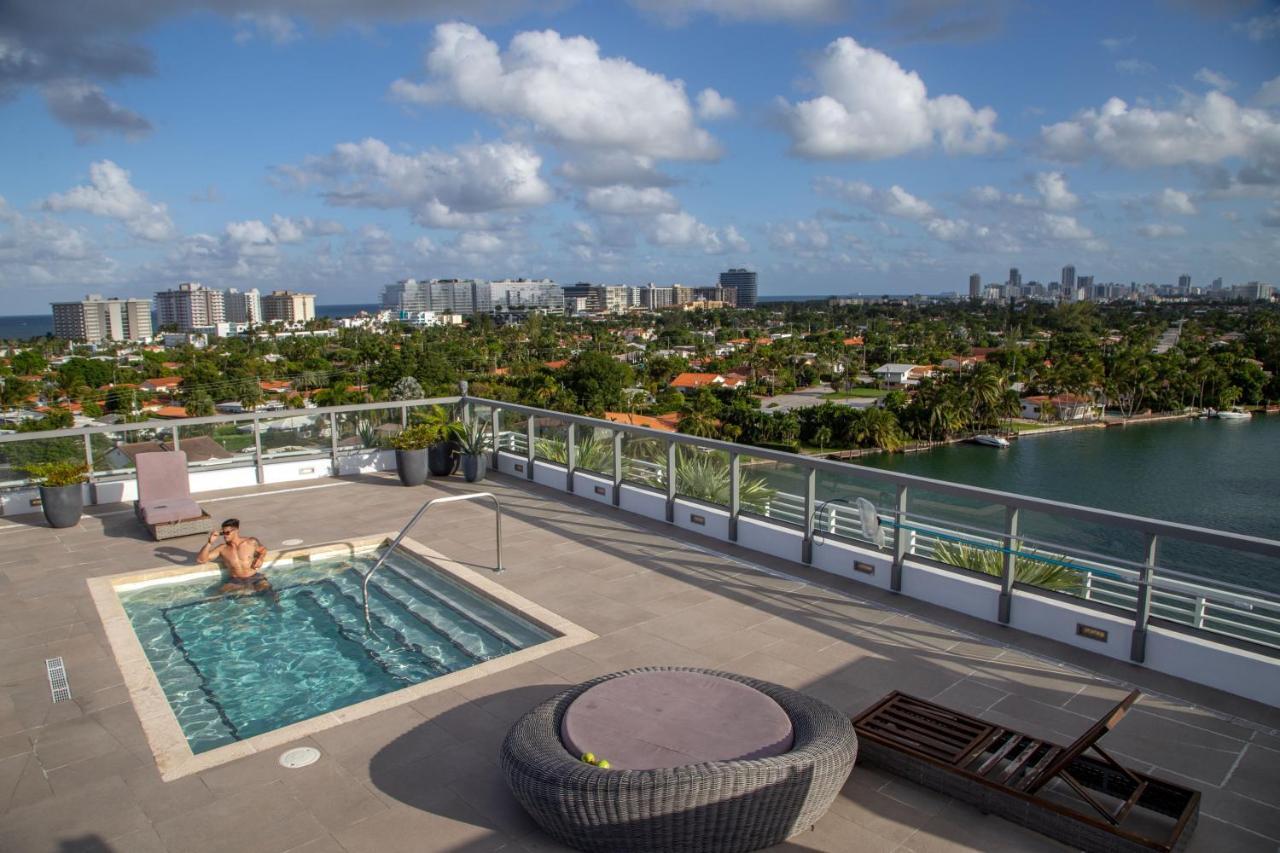 Acqua Bay Luxury Apartment Bay Harbor Islands