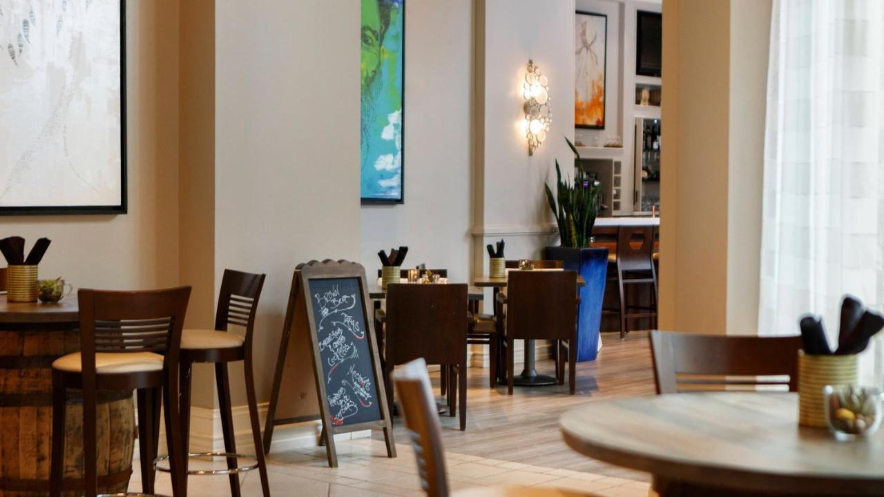 Renaissance International Plaza Tampa