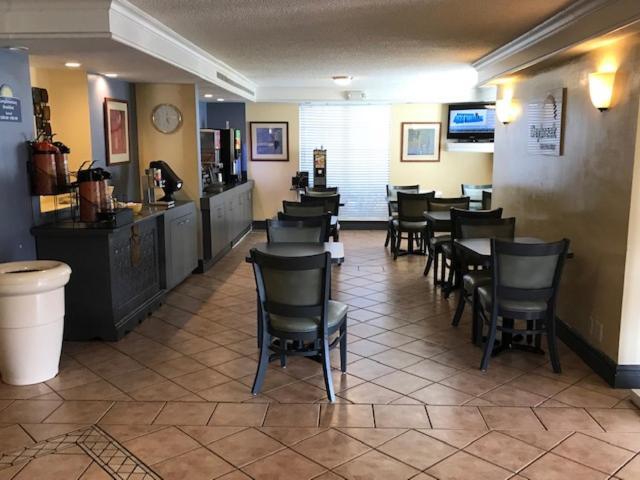 Motel Days By Wyndham Baymeadows Jacksonville