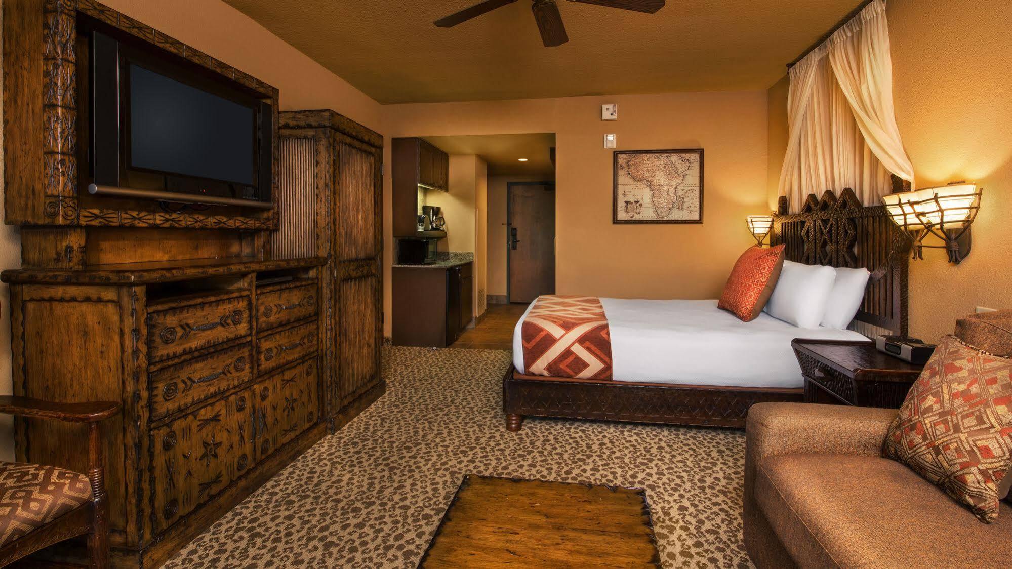 Disney's Animal Kingdom - Jambo House Hotel