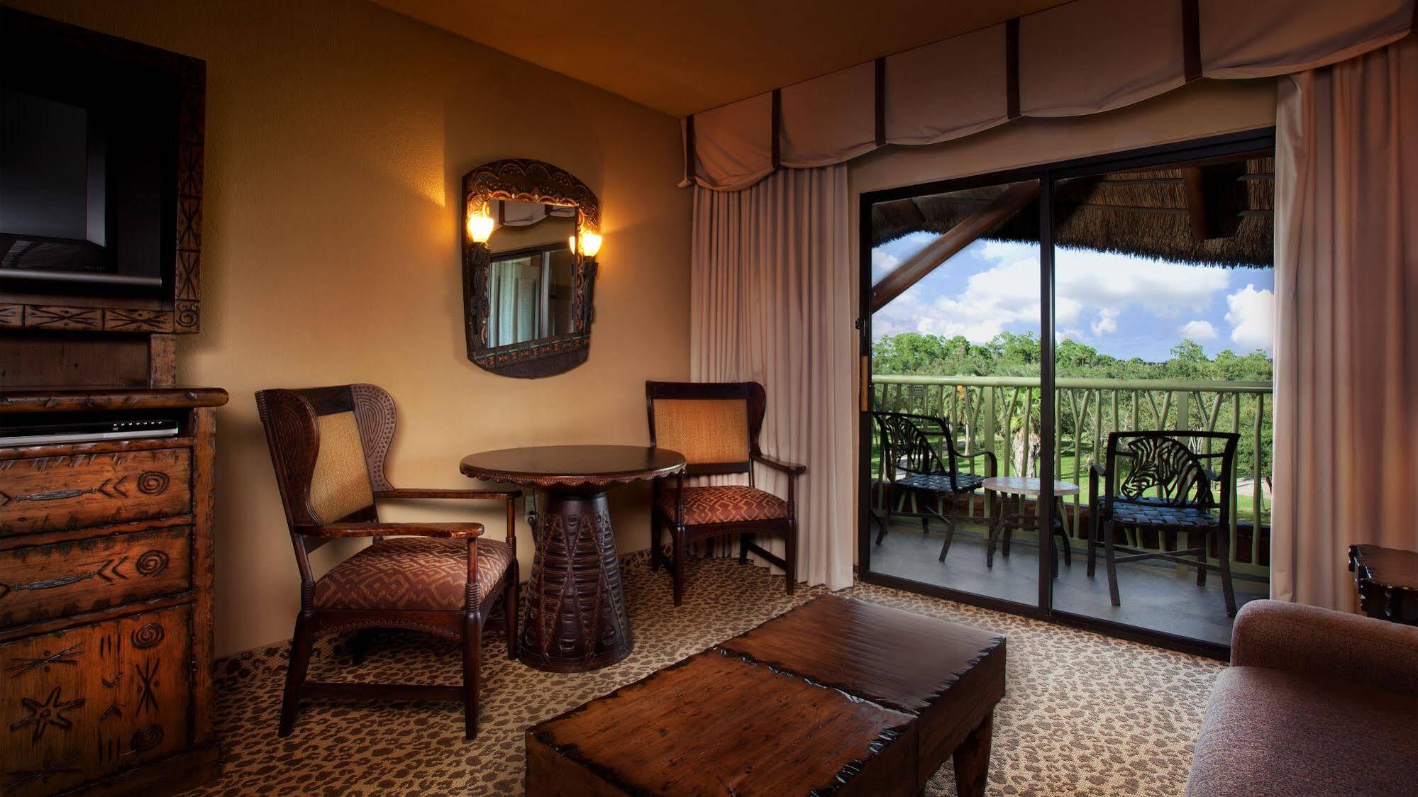 Disney's Animal Kingdom - Jambo House Hotel Celebration