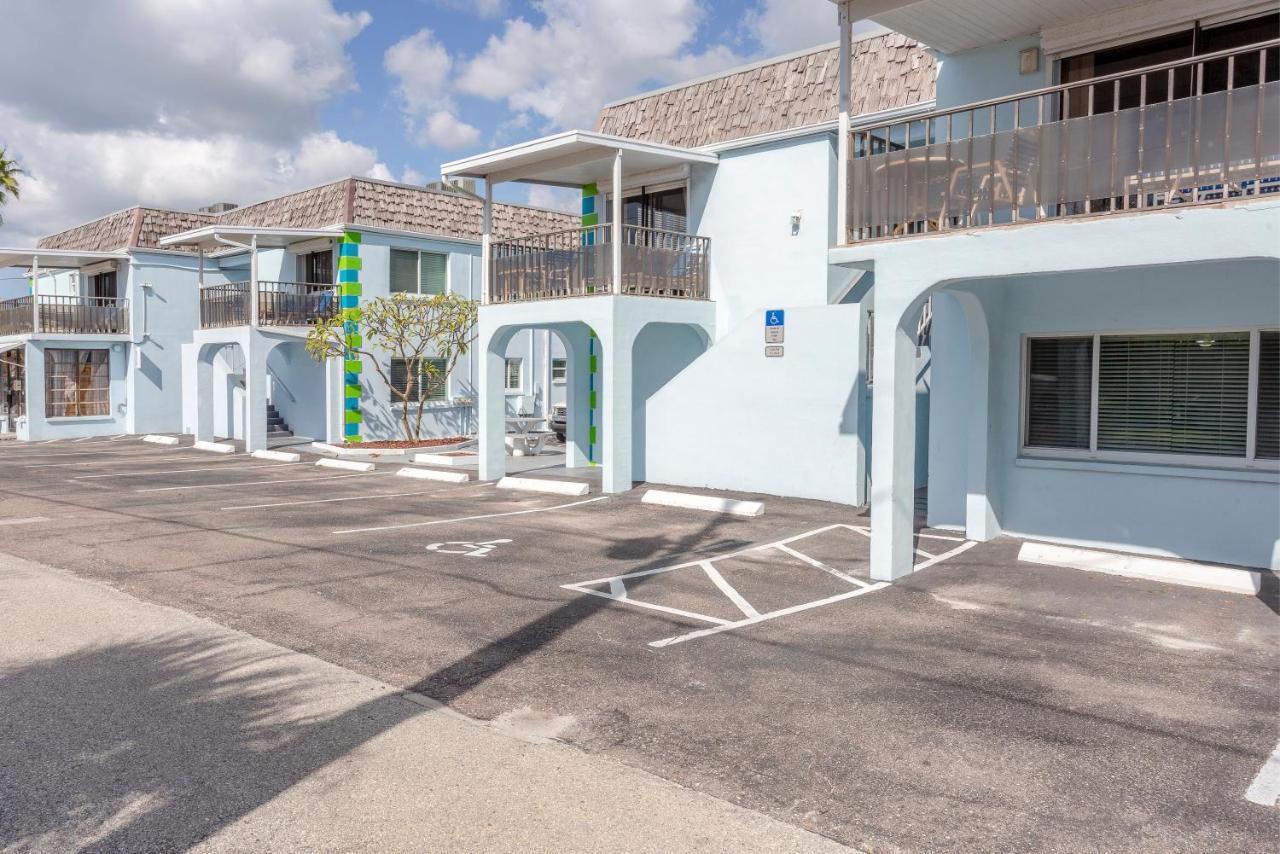 Apartment Twins & St. Pete Beach