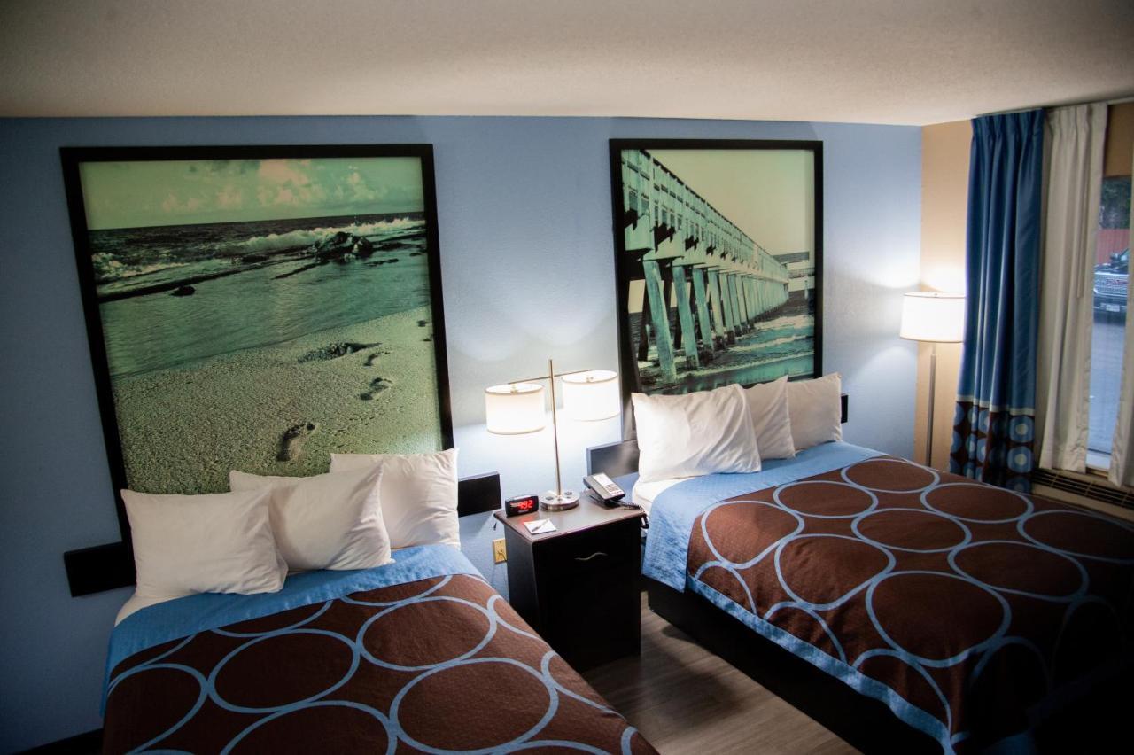 Opulent Oasis Hotel Crestview