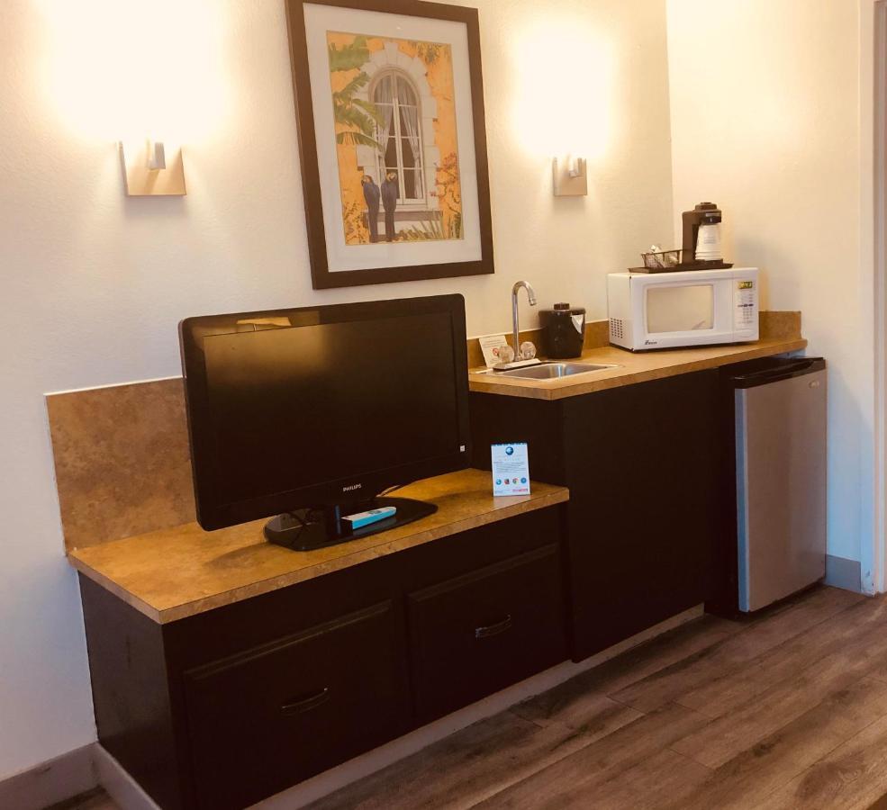 Baymont By Wyndham Near Busch Gardens Tampa