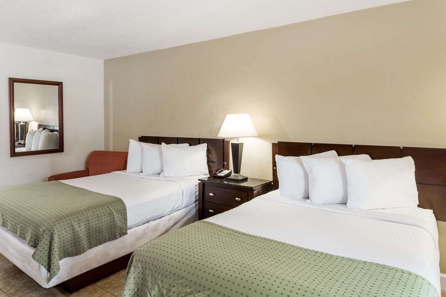 Days By Wyndham St. Petersburg / Tampa Bay Area Motel