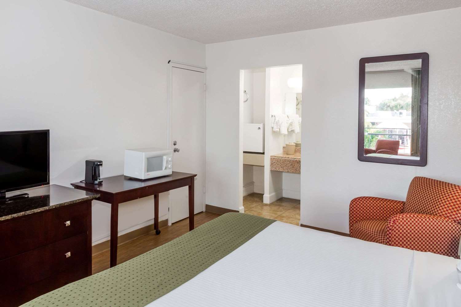 Motel Days By Wyndham St. Petersburg / Tampa Bay Area 3*