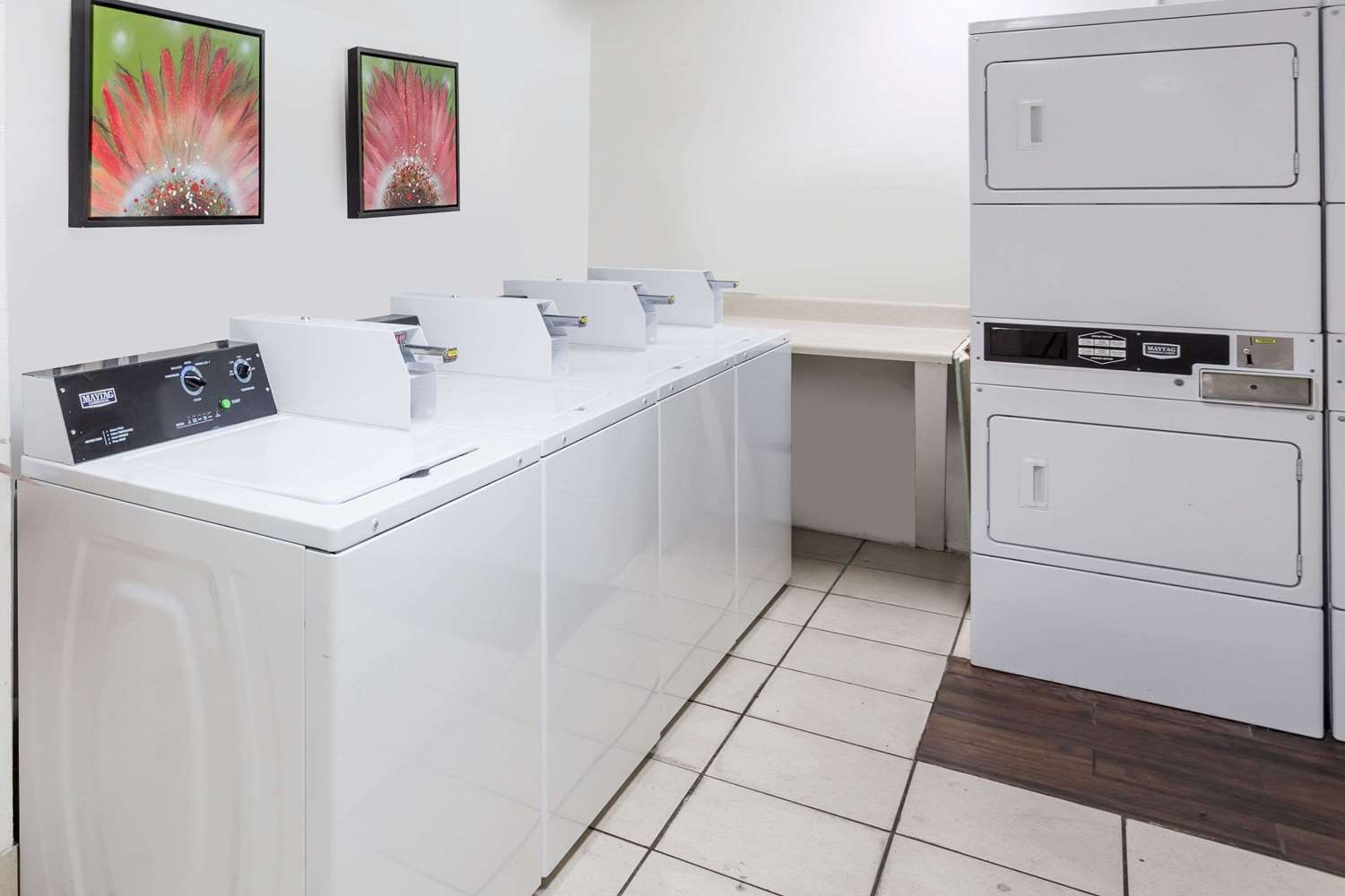 Days By Wyndham St. Petersburg / Tampa Bay Area Motel Pinellas Park