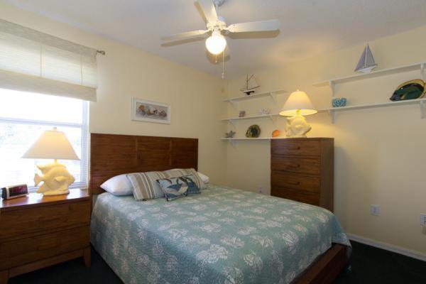 Apartment Sandy Pointe Two Bedroom Apartment, Unit 210 Holmes Beach