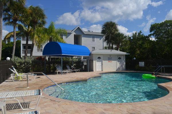 Apartment Sandy Pointe Two Bedroom Apartment, Unit 210
