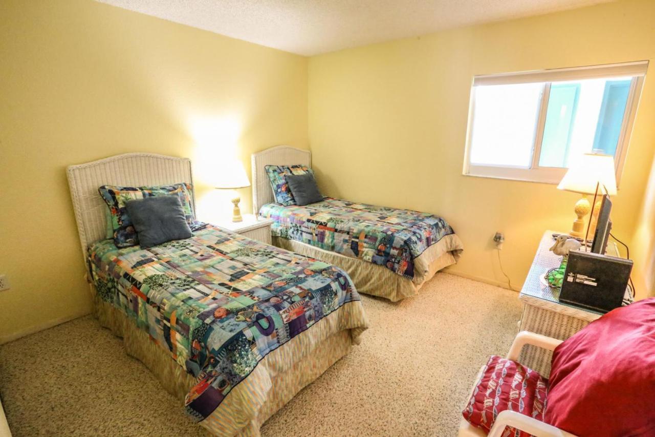 Strandview Tower 203